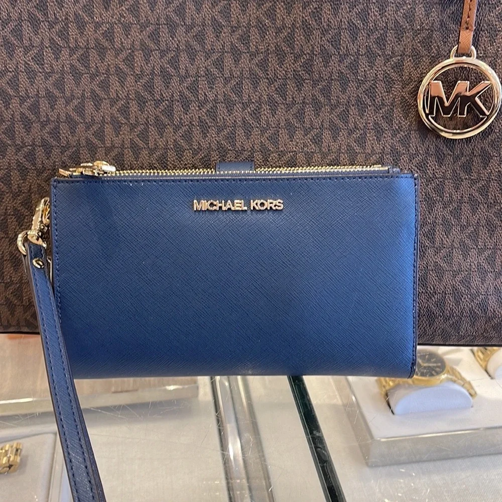 MICHAEL KORS LARGE DOUBLE ZIP WRISTLET WALLET PHONE CASE  Navy  NWT